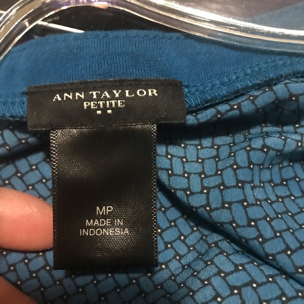 Ann Taylor Blue Long Sleeves Lose Blouse Slit Back With Different Pattern Sz MP - Picture 7 of 8